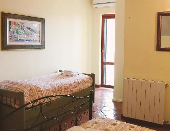 לינה וארוחת בוקר Spigolatrice 3*